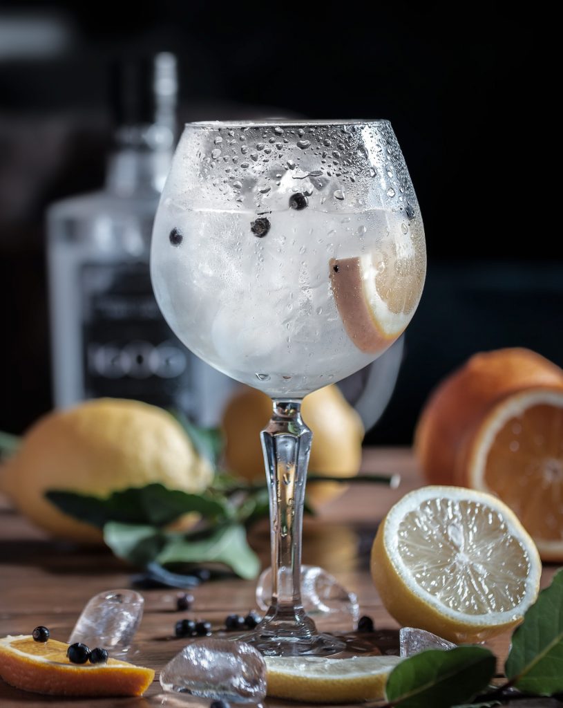 Gin & Tonic | Photo source: unsplash.com