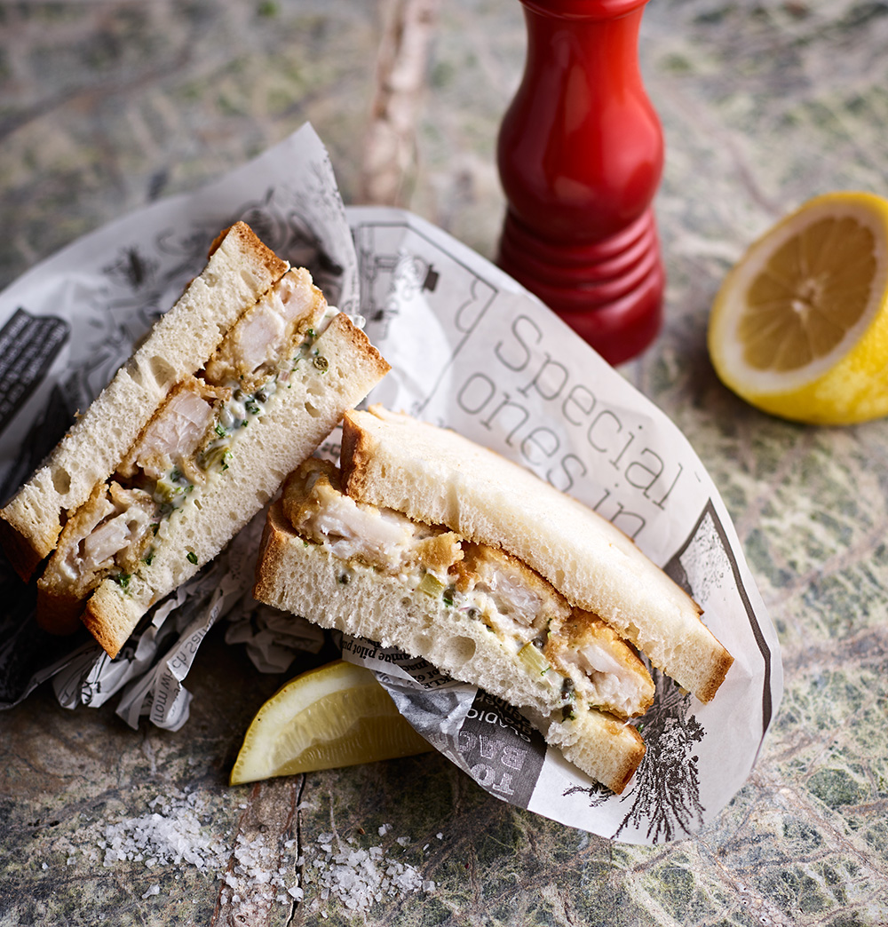 Fish finger sandwiches with chunky tartar sauce | Neil White Photography